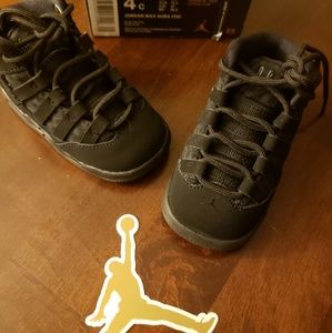 4C BLACK JORDANS *BRAND NEW*